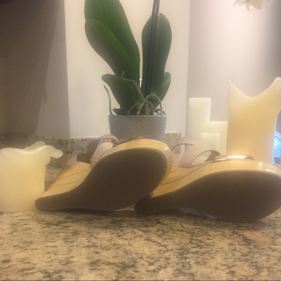 NEW Diane Von Furstenberg Wedge Heels. Size 10 - Picture 7 of 7